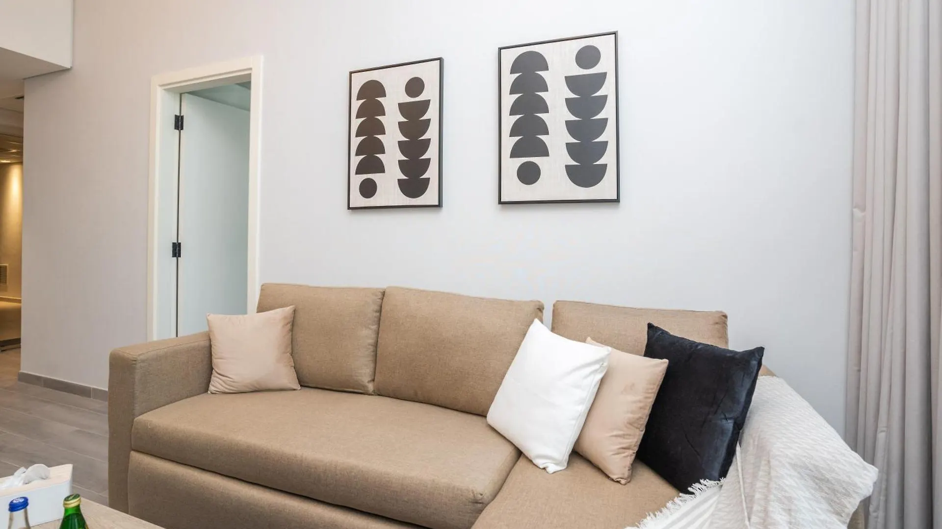 Cozy 1Br Midtown 20 Mins To Mall Of Emirates By Vibel 두바이