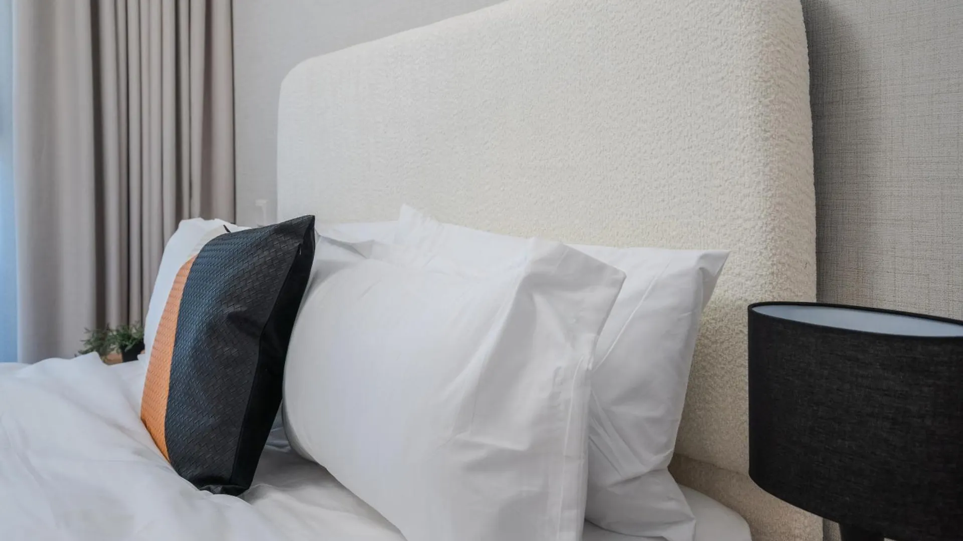 Cozy 1Br Midtown 20 Mins To Mall Of Emirates By Vibel 두바이 아파트
